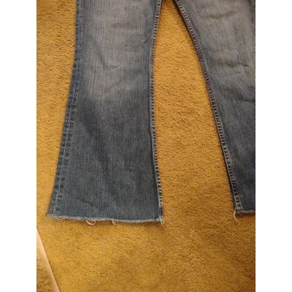 Womens BKE Denim Cut Off Blue Jeans All Cotton Stretch Waist 30 In Inseam 29 In - Picture 2 of 12